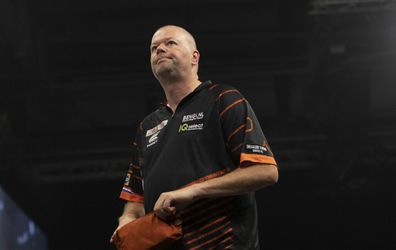 Toto heeft al een odd voor Raymond van Barneveld in de eerste ronde van het WK darts