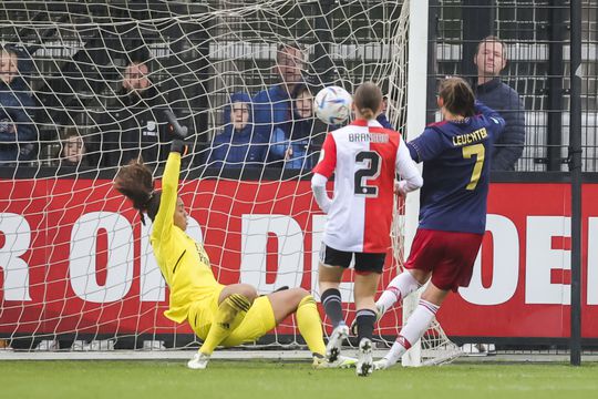 🎥 | Ajax doet Feyenoord pijn bij Klassieker Vrouwen in Rotterdam