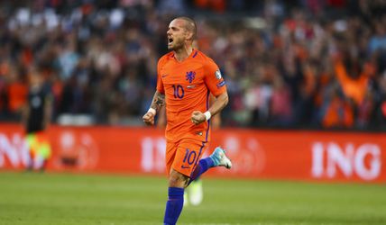 Oranje walst op feestje van Sneijder over Luxemburg heen