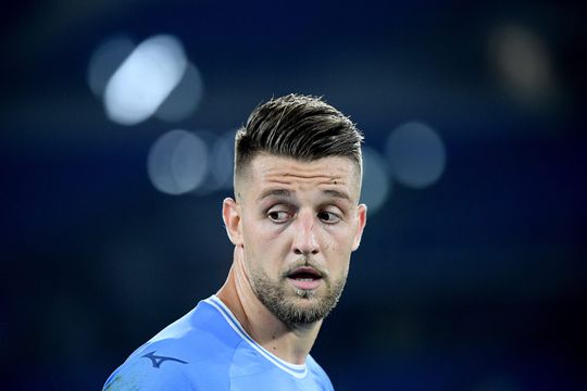 'Gespaarde' Lazio-speler moet toch invallen, pakt geel en schorsing voor derby, Romeinen verliezen alsnog