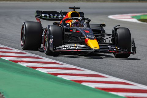 Max Verstappen zet 3e tijd neer achter beide Ferrari's in 1e vrije training