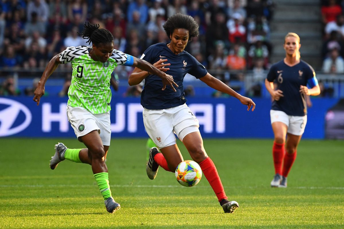 Frankrijk wint van Nigeria na scherpe VAR-ingreep Makkelie