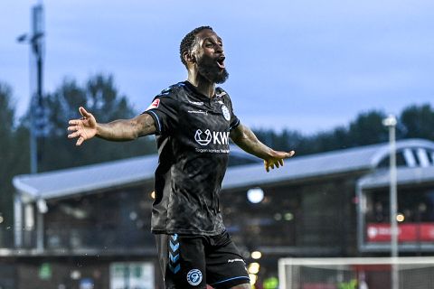 De Graafschap grijpt laatste ticket voor play-offs na nederlaag Almere City