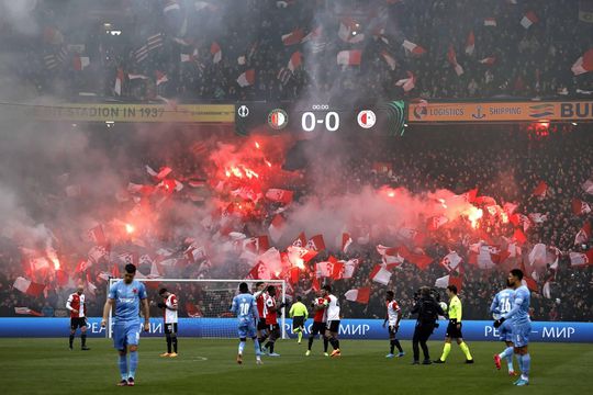 Feyenoord kan ondanks geweldige sfeeractie weer een brief van de UEFA verwachten