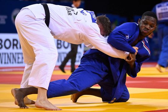 Uitgeschakeld: Voormalig wereldkampioen Noël van 't End al na 1 EK-wedstrijd klaar