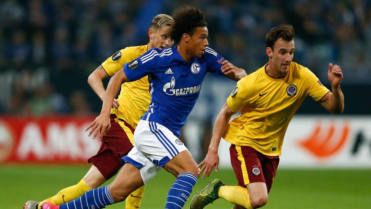 Schalke slaat aanval Praag af