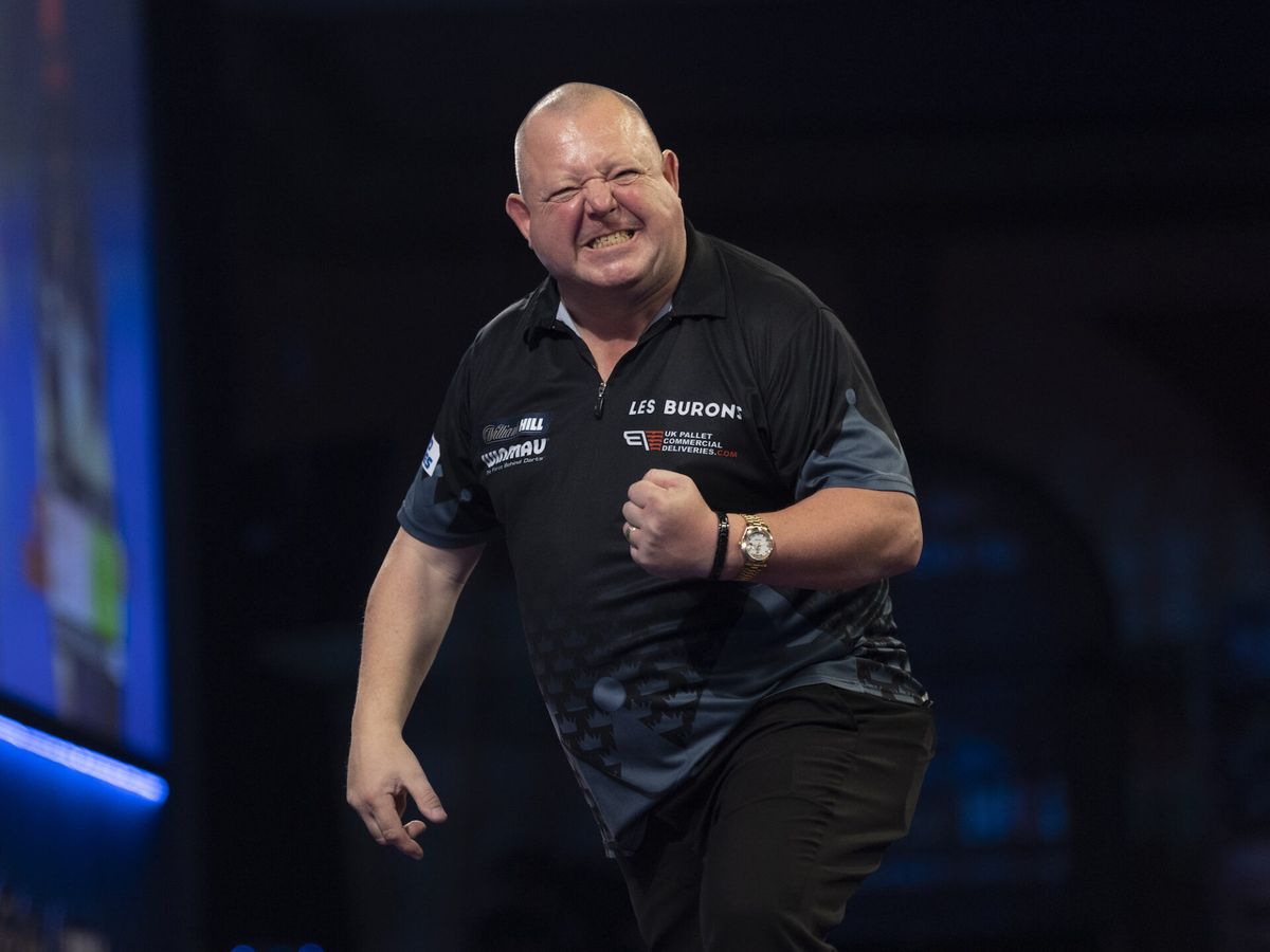 Comeback King! Mervyn King pakt op 2-0-achterstand even 9 legs op rij en verslaat Ryan Joyce