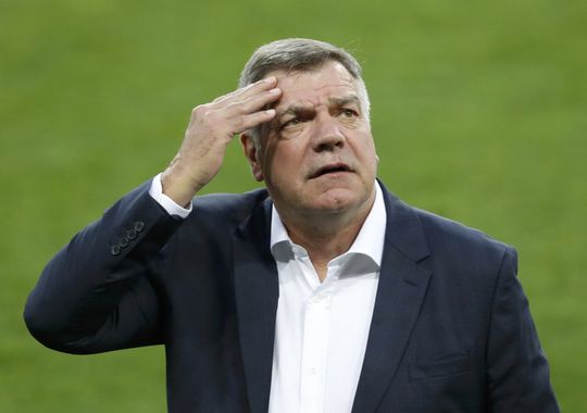 Engelse bondscoach Allardyce ontslagen na corruptieschandaal