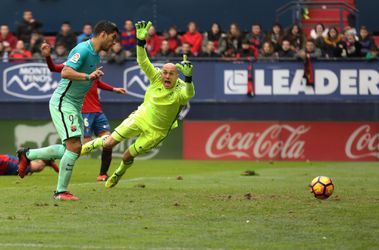 'Buitenspelgoal' Suarez en 2 treffers Messi bezorgen Barcelona simpele zege