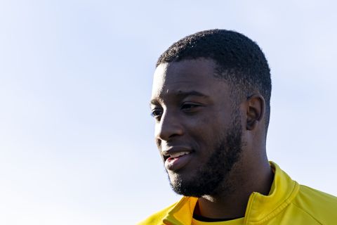 Riechedly Bazoer bevestigt interesse van PSV: 'Deze winter is ook een optie'