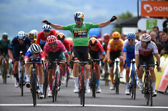 🎥 | Oeps... Wout van Aert juicht te vroeg: David Gaudu steelt op het nippertje de zege