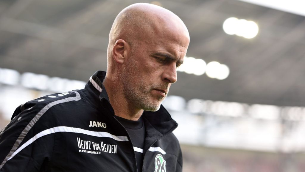 Frontzeck alweer weg als trainer Hannover 96