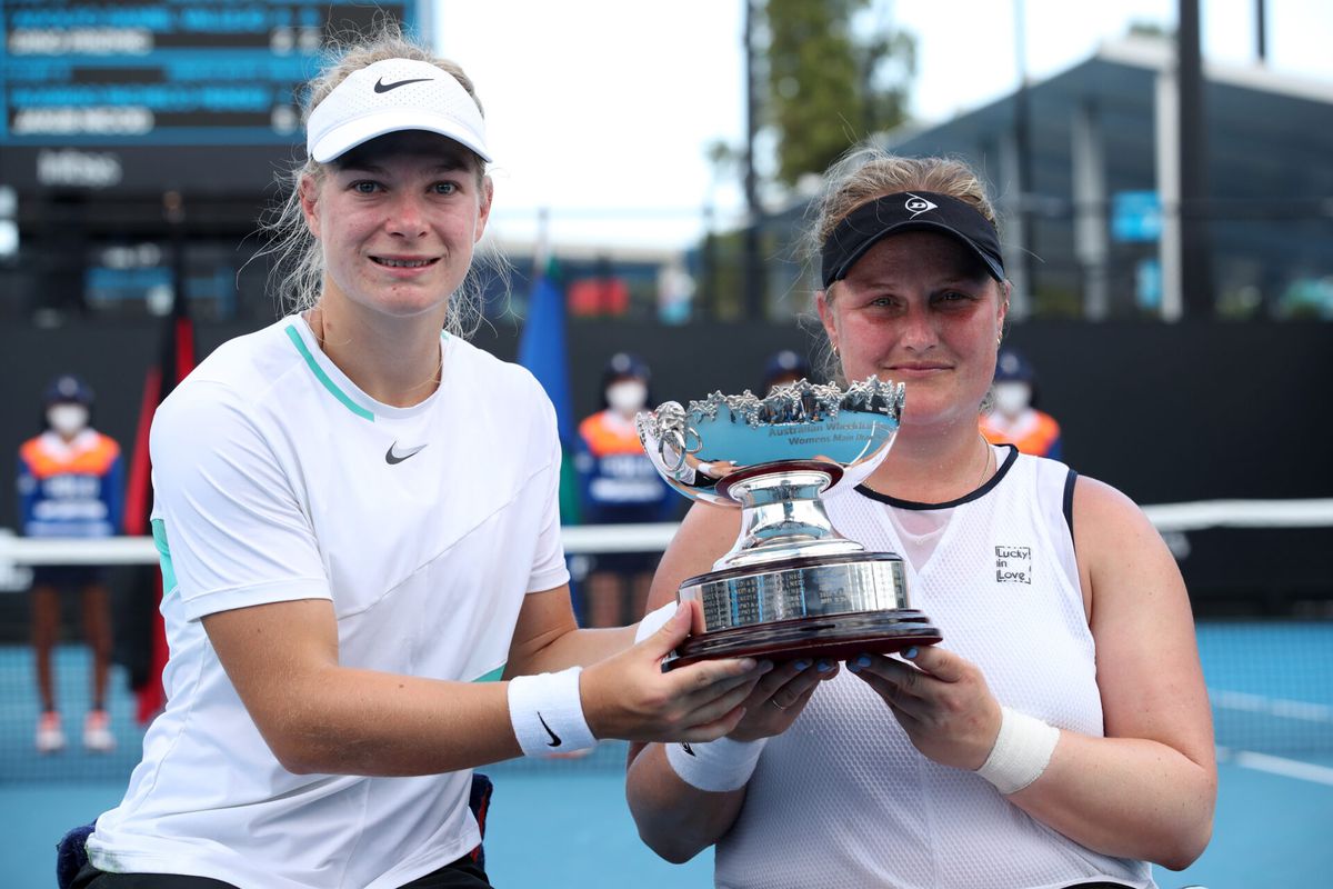 🎥 | Oranje boven bij rolstoeltennis! De Groot en Van Koot veroveren dubbeltitel Australian Open