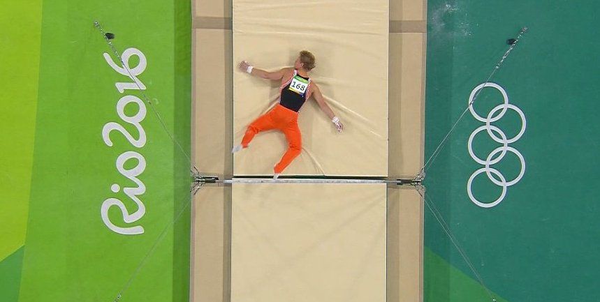 Zonderland valt in finale rekstok en eindigt zevende