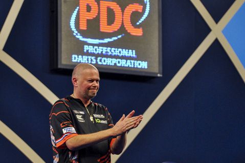 Dit was de 1e ronde van Euro Tour 10: Van Barneveld veilig voor World Matchplay
