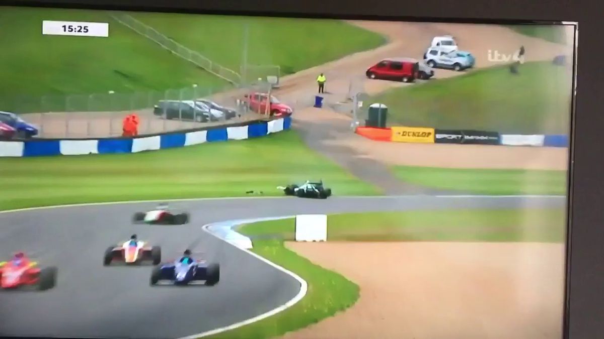 Benen Britse F4-coureur geamputeerd na heftige crash