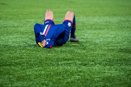 Gejammer Dusan Tadic heeft gewerkt! Sparta speelt volgend seizoen weer op natuurgras