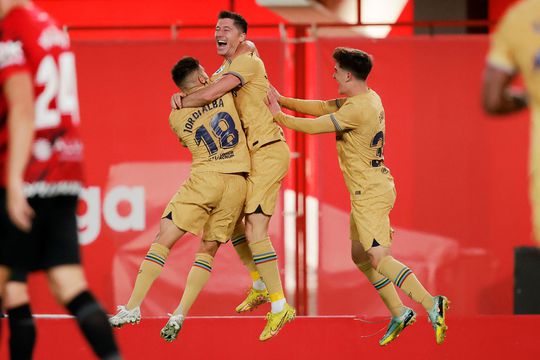 🎥 | Robert Lewandowski helpt Barça met zijn 9e LaLiga-goal aan zege op Mallorca