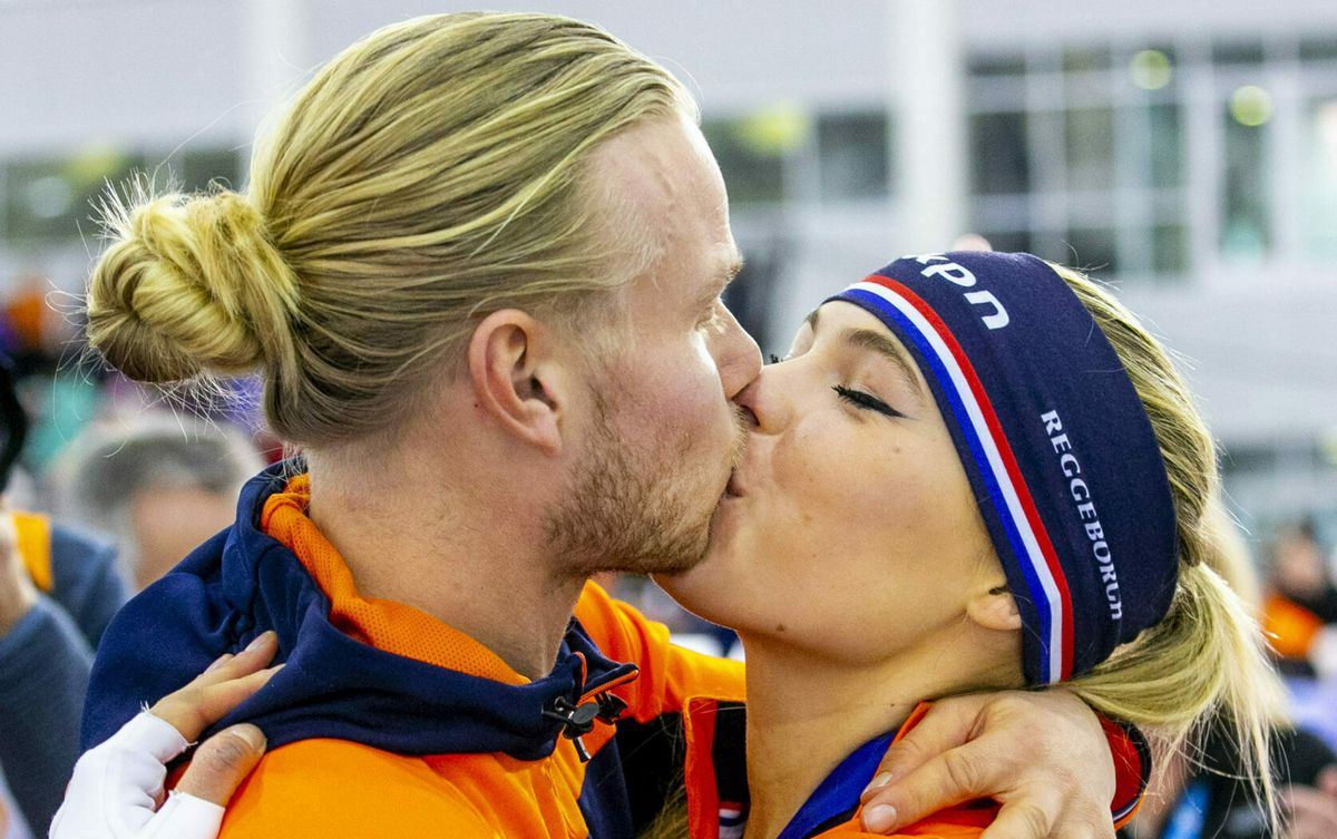 📸​| Schaatsjuice! 'Koen Verweij bedriegt Jutta Leerdam, tongzoent meisje in Haarlemse club'