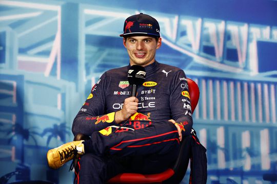🎥​ | Max Verstappen laat collega-coureur het voor 'm opnemen: 'Max is echt een nice guy!'