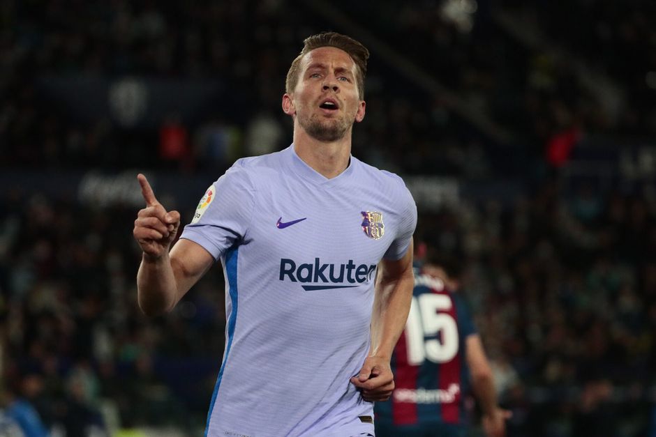 Lyrische Xavi na winnende treffer Luuk de Jong: 'Hij is een voorbeeld voor iedereen'