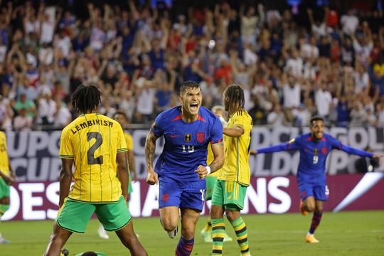 🎥 | Gold Cup-opening: VS redt pas laat een punt tegen Jamaicaanse 'Reggae Boyz'