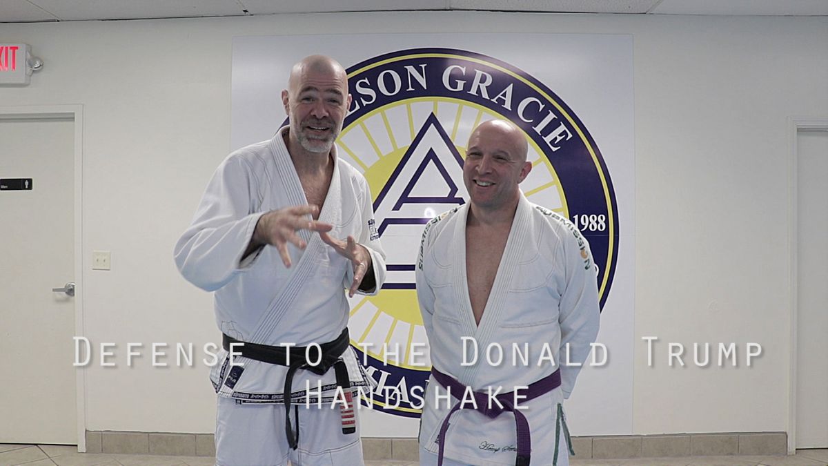 Jiujitsu-leraar: zo verdedig je je tegen de hand van Trump (video)