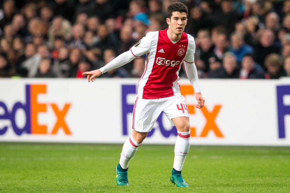 Ajax-talent Clement: 'Dan krijg ik van Heitinga een tik op mijn achterhoofd'