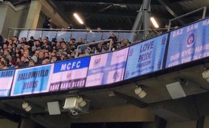 Waarom Manchester City digitale vlaggen gebruikt en Engelse voetbalfans boos zijn