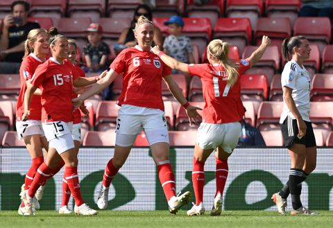 Oostenrijkse voetbalsters winnen van Noord-Ierland in voorloper op topper op EK