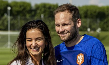 Vrouw van Blind liket reacties onder Ajax-post: 'Gewoon eerder eruit dan Schreuder?'