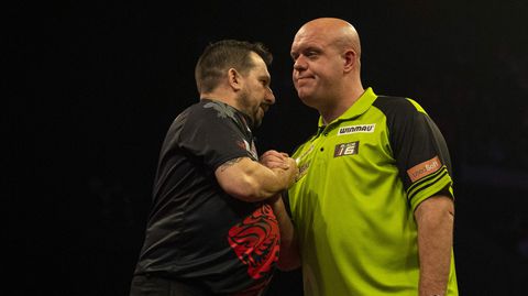 Premier League Darts: bookies kunnen amper kiezen tussen Van Gerwen en Clayton