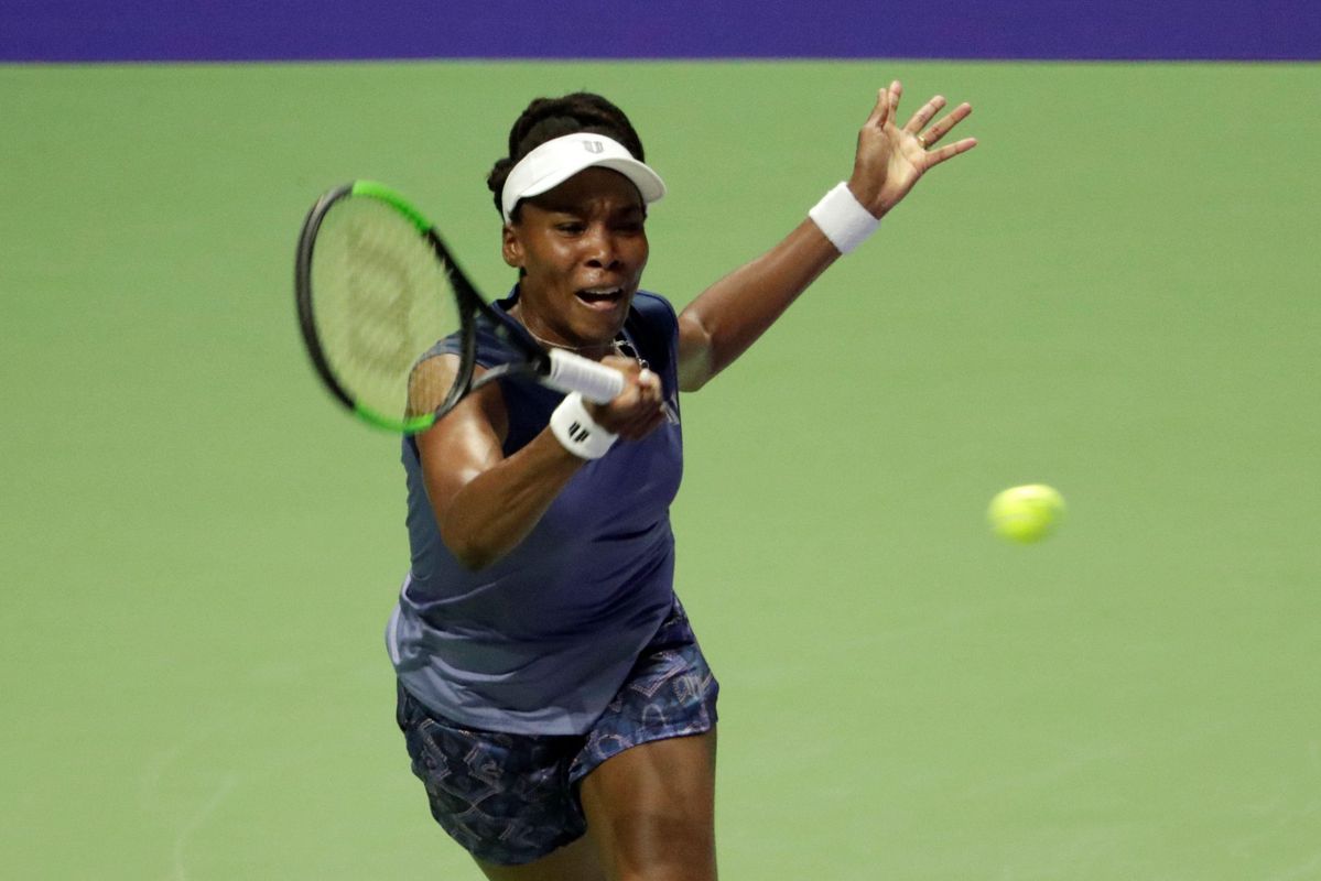 Venus Williams mept Muguruza naar huis bij WTA Finals