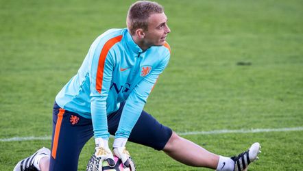 Enkelblessure houdt Cillessen 3 weken aan de kant