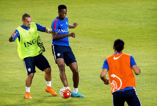 Ai! Sneijder en Kongolo opgenomen in elftal der miskopen in Frankrijk