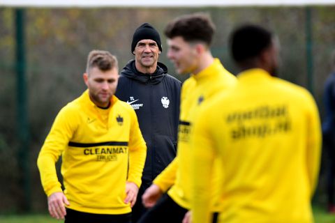 Dit is de opstelling van Vitesse voor de belangrijke uitwedstrijd tegen Stade Rennes