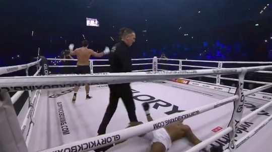 🎥 | WAUW! Jamal Ben Saddik beukt Benny Adegbuyi NA 1 RONDE KNOCKOUT!