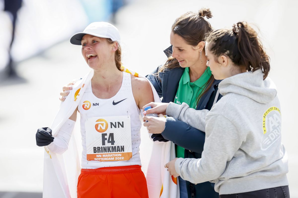 Nienke Brinkman na indrukwekkende prestatie bij marathon van Rotterdam: 'Zeker een keer aan Olympische Spelen deelnemen'