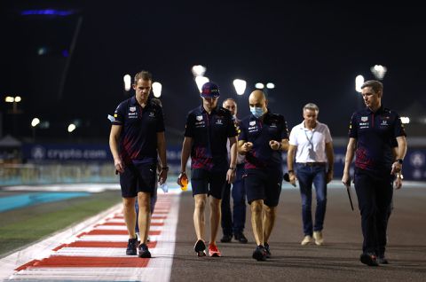 TV-gids: hier volg je Max Verstappen bij de vrije trainingen van de zinderende GP Abu Dhabi