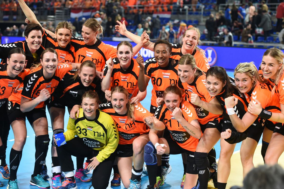 Twee keer opblijven voor onze handbalvrouwen