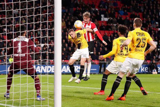 VAR-moment van de week: doelpunt PSV tegen NAC afgekeurd wegens buitenspel (video)