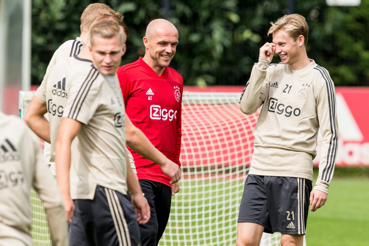 'Ajax verkoopt RB Leipzig dikke 'nee' na bod op assistent Schreuder'
