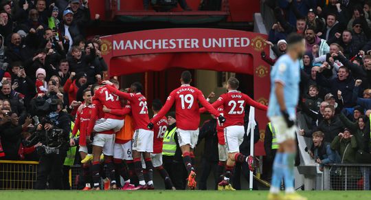 Erik ten Hag in rijtje met Ferguson en Van Gaal na comeback-zege in Manchester Derby