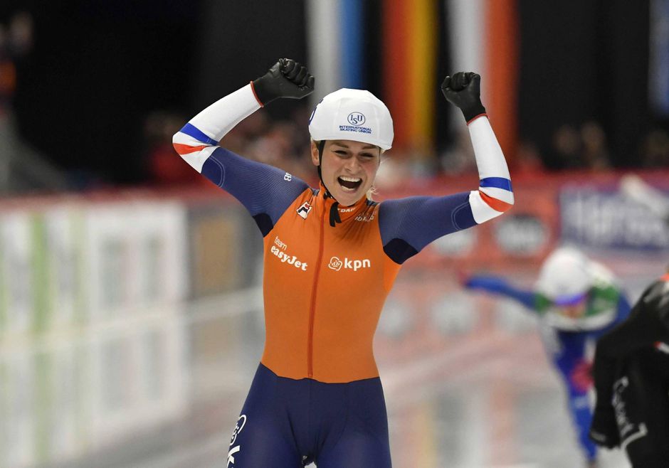 Heerlijk schaatsseizoen van Irene Schouten wordt in stijl afgesloten met marathonwinst in Salt Lake City