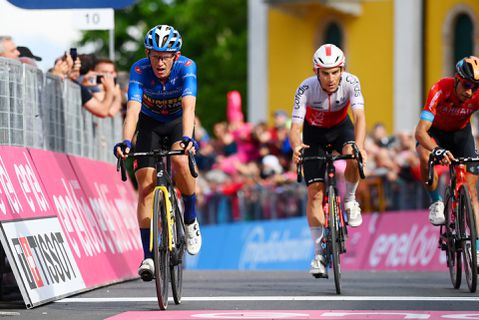 Koen Bouwman breidt voorsprong op Giulio Ciccone verder uit in bergklassement