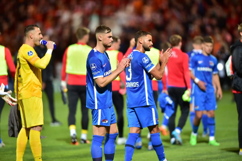 Dit is de opstelling van AZ tegen Dundee United: Myron van Brederode in basis