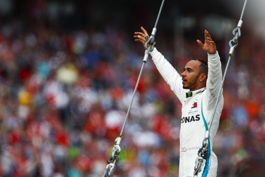 Samenvatting: Zo won Hamilton de knotsgekke Duitse GP in 2018 (video)