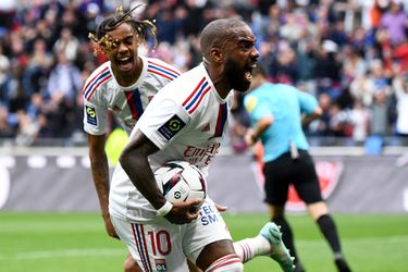 🎥 | Olympique Lyon dankt Lacazette met 4 goals in krankzinnige wedstrijd tegen Montpellier