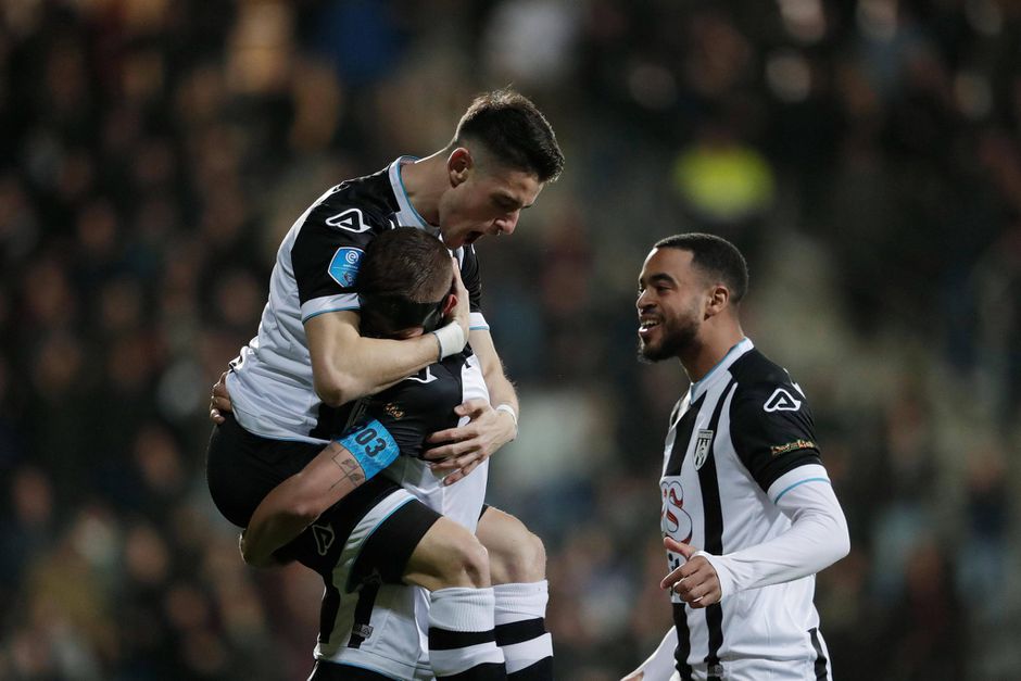 Heracles legt smaakmakers Kuwas en Peterson langer vast
