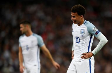 Dele Alli tóch 1 wedstrijd geschorst na middelvinger tegen Slowakije